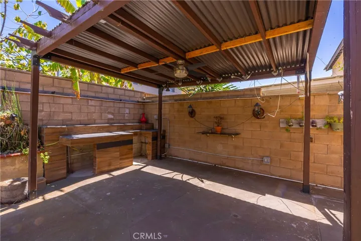 PERGOLA / BBQ AREA