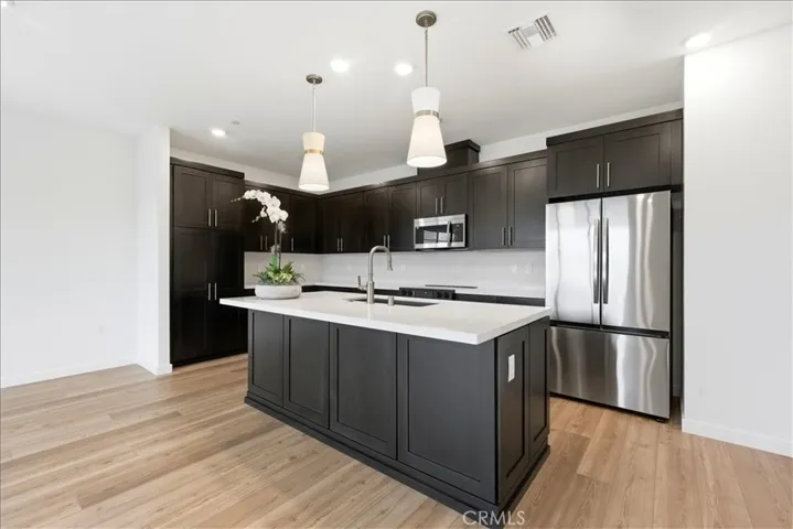 Gourmet Kitchen Center Island