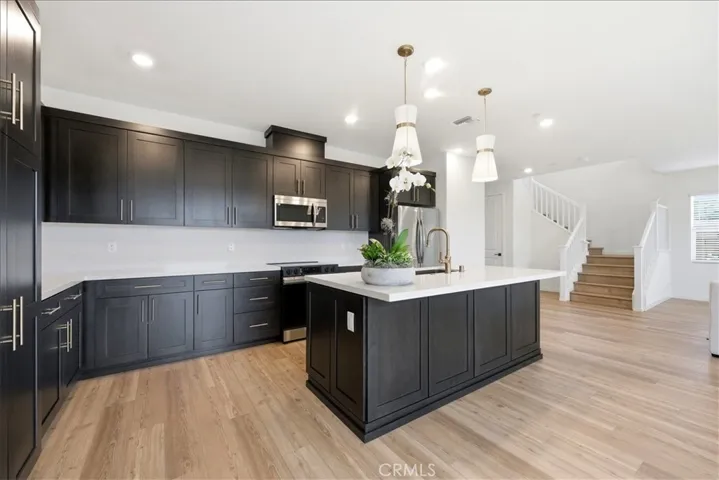 Gourmet Kitchen Center Island