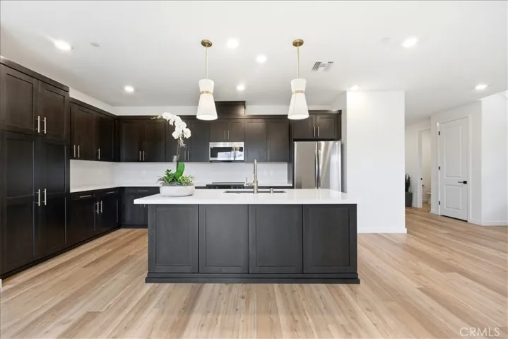 Gourmet Kitchen Center Island