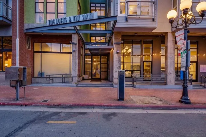 https://zimg.paragon.ice.com/ParagonImages/Property/PA/SDMLS/-520633/1/3072/2304/37f1e18a20a9d4e23f91eebf24b4b11a/3/c6665e51d41c44014508579d52a7868f/-520633-ceebe047-7d9c-4399-81d6-b903dbc6a803.JPG