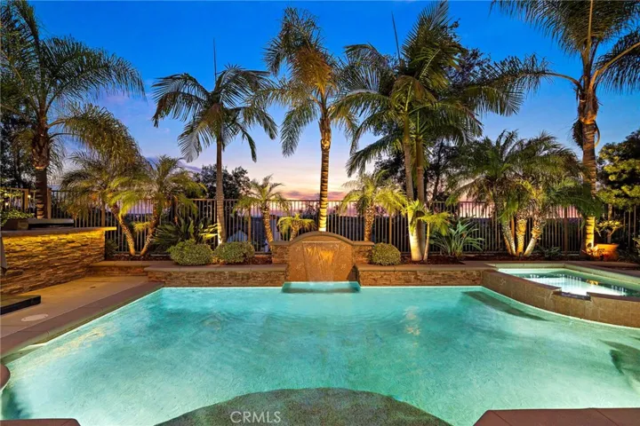 Luxurious Resort Inspired Yard