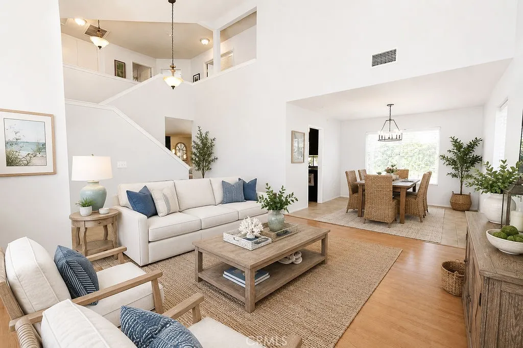 Virtually Staged Livingroom