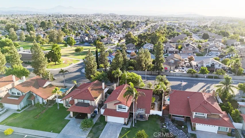 Walking distance to shopping and a park