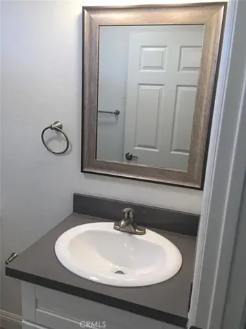 Photos taken before current tenants moved in. Actual condition may vary.