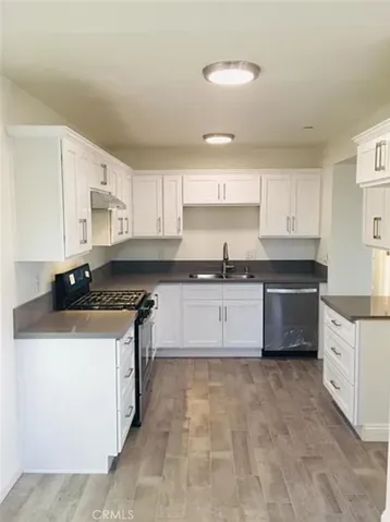 Photos taken before current tenants moved in. Actual condition may vary.