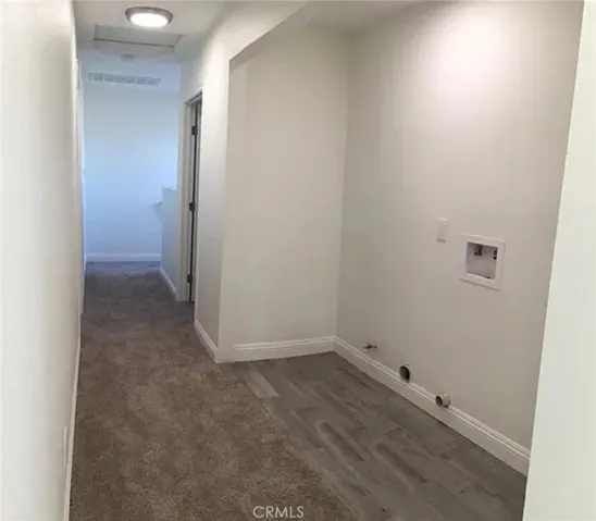 Photos taken before current tenants moved in. Actual condition may vary.