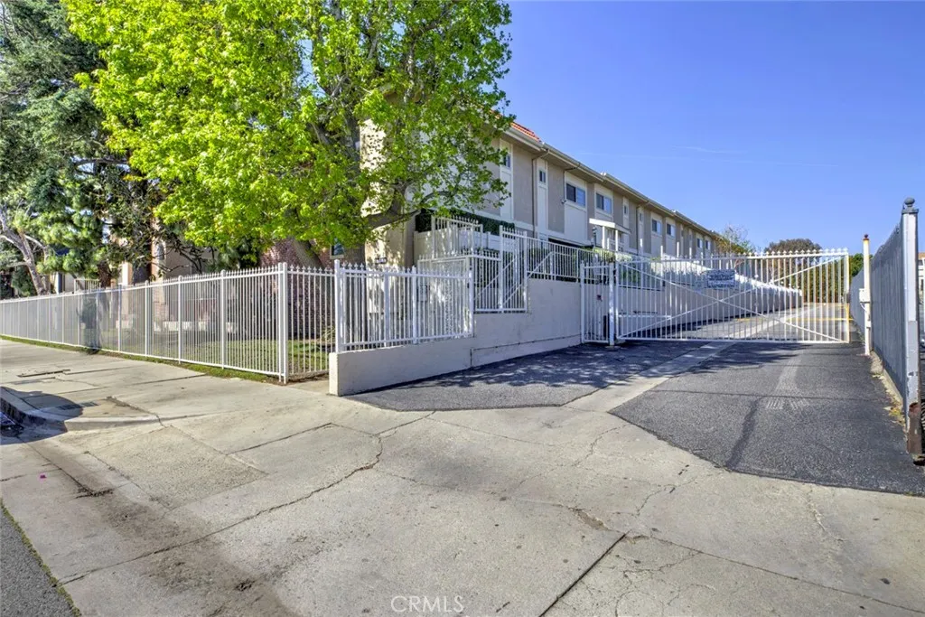 Driveway to the building