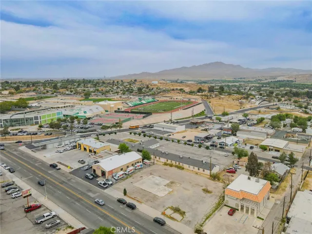 16650 Mojave Dr, Victorville, California 92395