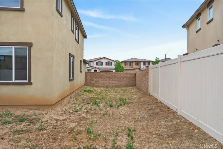 Large & long side yard. * *RV Potential *