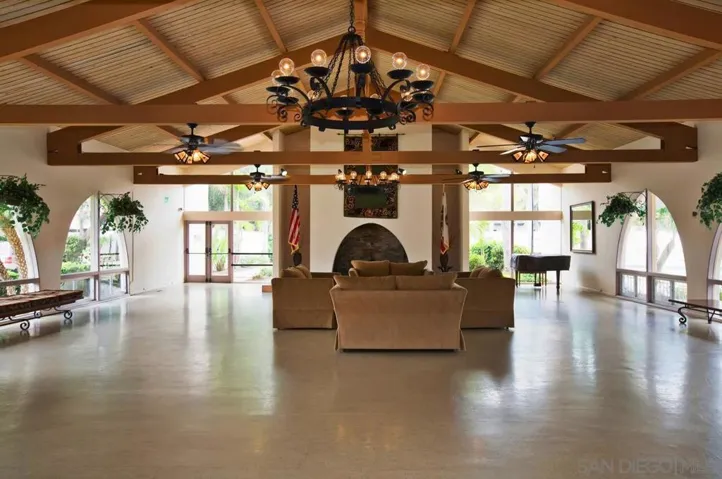 Swimming Pool/Hot Tub/Sauna