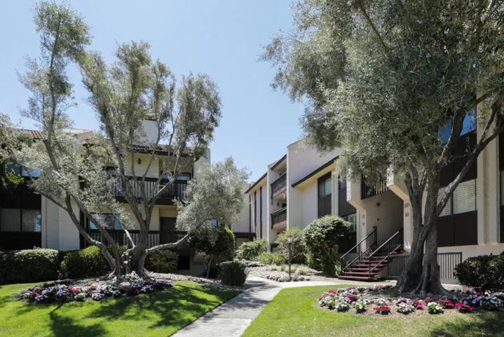 226 W Edith Avenue 20, Los Altos, California 94022