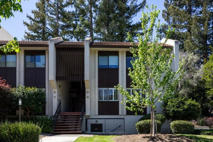 226 W Edith Avenue 20, Los Altos, California 94022