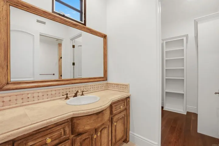 18325 Calle La Serra, Rancho Santa Fe, California 92091