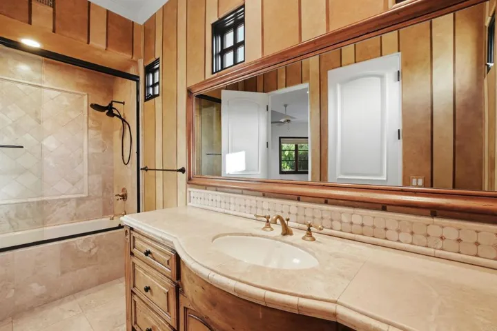 18325 Calle La Serra, Rancho Santa Fe, California 92091