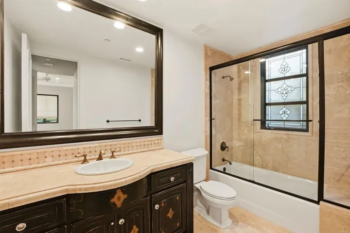 18325 Calle La Serra, Rancho Santa Fe, California 92091