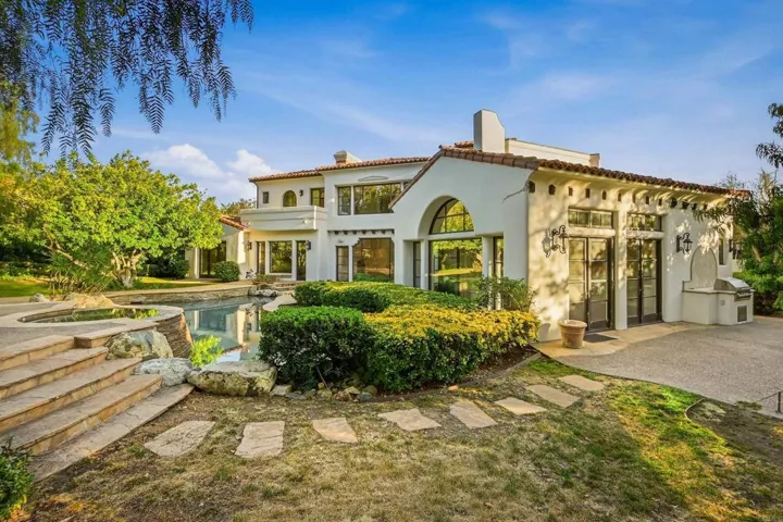 18325 Calle La Serra, Rancho Santa Fe, California 92091