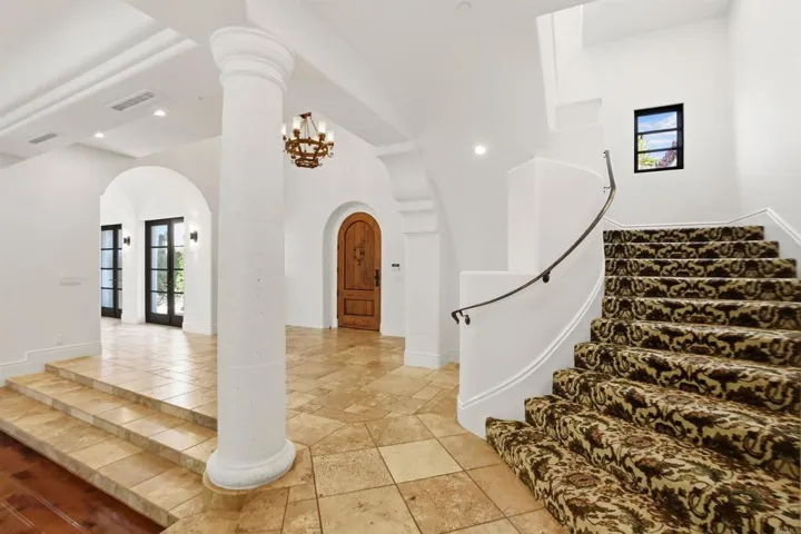 18325 Calle La Serra, Rancho Santa Fe, California 92091