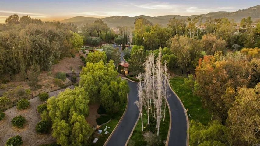 18325 Calle La Serra, Rancho Santa Fe, California 92091