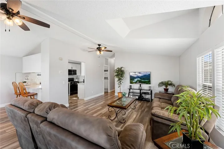 Digitally enhanced (tv)