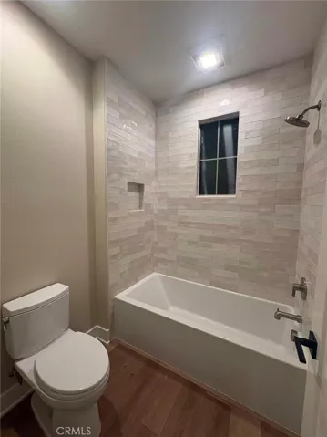 Shared Bathroom (Upstairs)