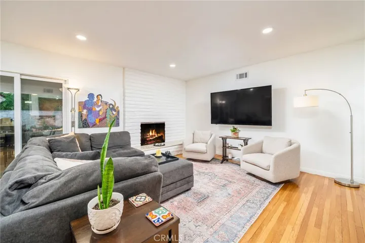 897 Ottawa Drive, Claremont, California 91711