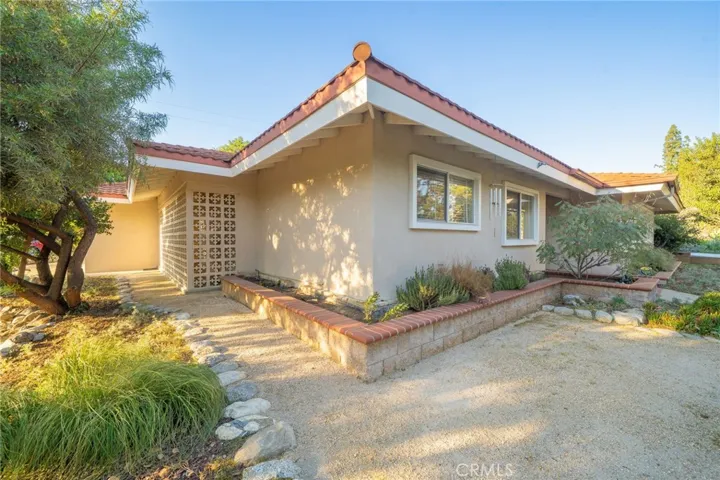 897 Ottawa Drive, Claremont, California 91711