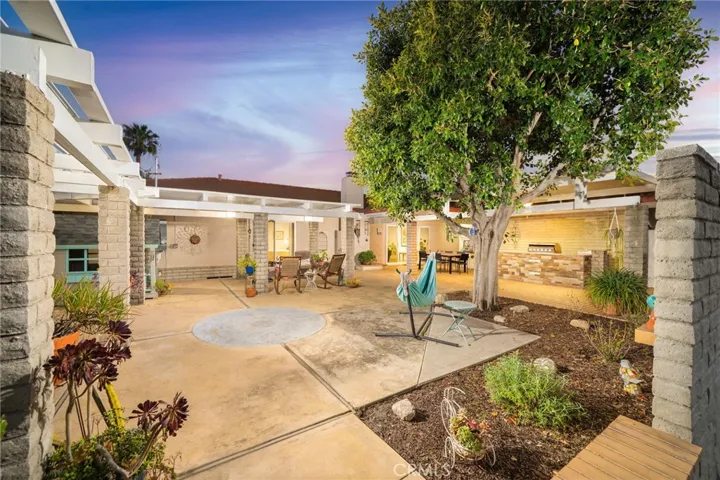 897 Ottawa Drive, Claremont, California 91711