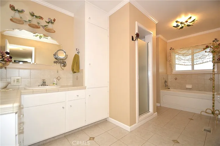 Main bathroom