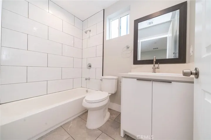 Photos shown are from the property prior to current tenants. Actual conditions may vary.