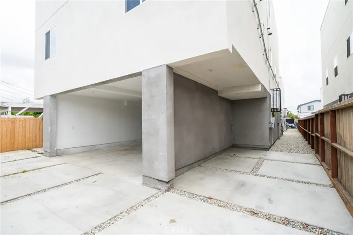 Photos shown are from the property prior to current tenants. Actual conditions may vary.