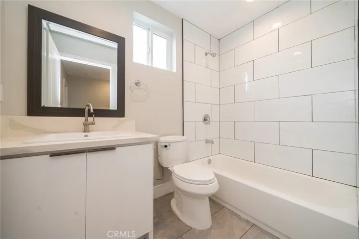 Photos shown are from the property prior to current tenants. Actual conditions may vary.