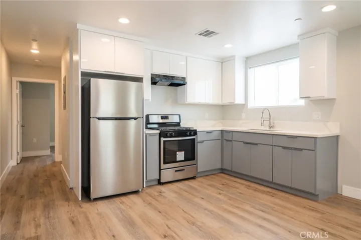 Photos shown are from the property prior to current tenants. Actual conditions may vary.