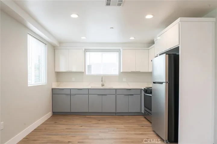 Photos shown are from the property prior to current tenants. Actual conditions may vary.