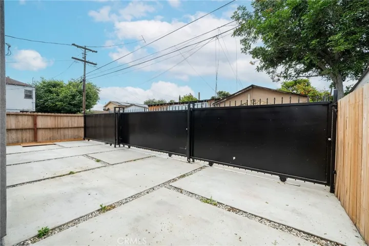 Photos shown are from the property prior to current tenants. Actual conditions may vary.