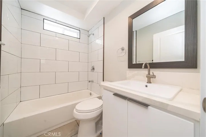 Photos shown are from the property prior to current tenants. Actual conditions may vary.