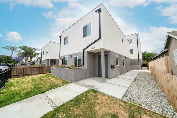 Photos shown are from the property prior to current tenants. Actual conditions may vary.