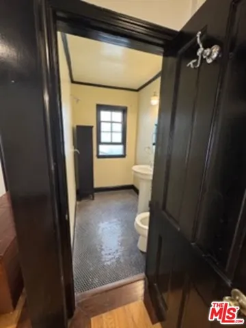 Unit 5 Bathroom