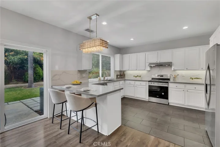 Kitchen with counter seating
