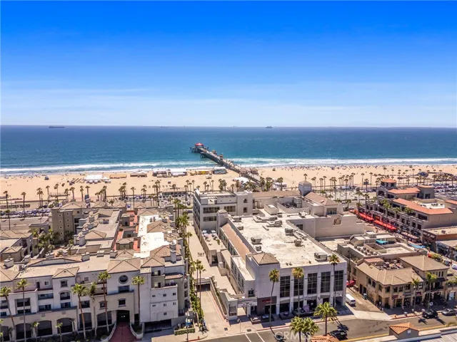 View of Huntington Beach coastline and pier.