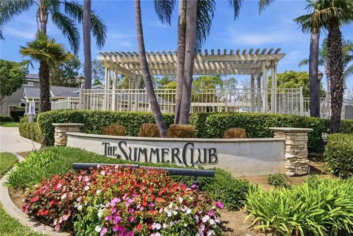 Enjoy sunny SoCal days at The SummerClub!