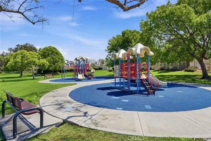 Neighborhood parks offer room to play, unwind, and enjoy the surroundings.