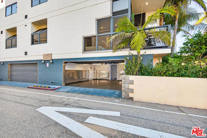 11 Voyage Street, Marina Del Rey, California 90292