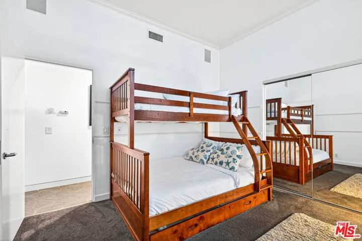 11 Voyage Street, Marina Del Rey, California 90292