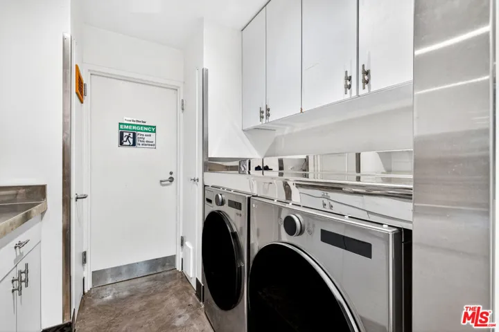 11 Voyage Street, Marina Del Rey, California 90292