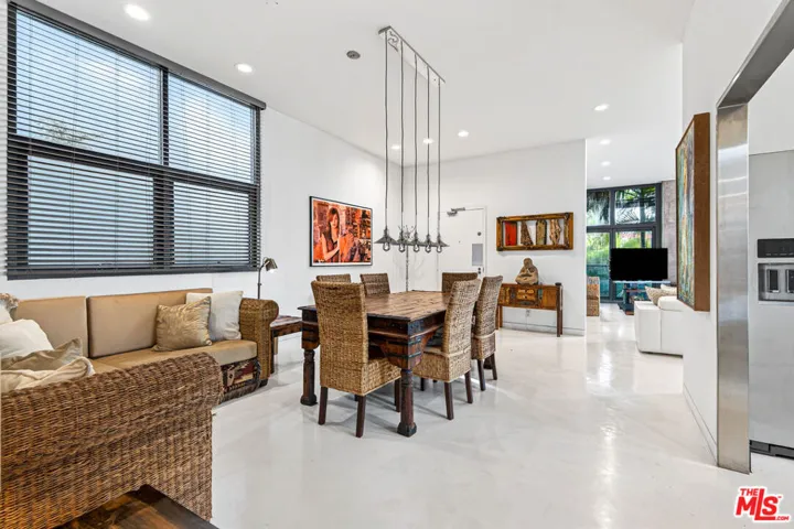 11 Voyage Street, Marina Del Rey, California 90292