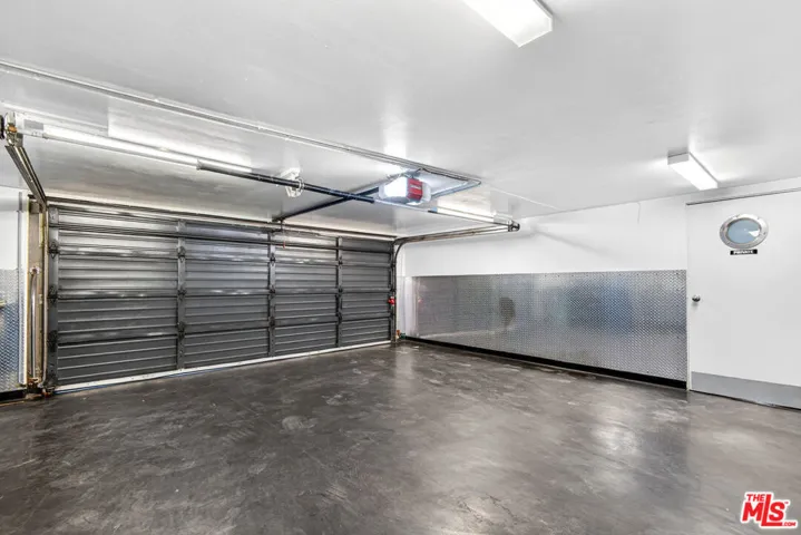11 Voyage Street, Marina Del Rey, California 90292