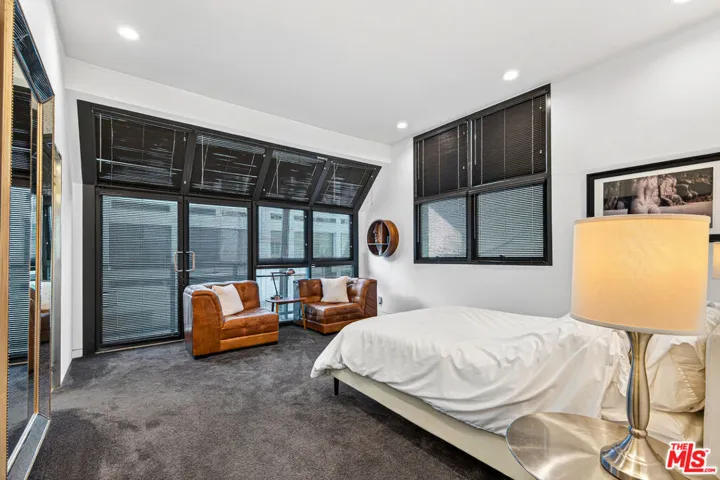 11 Voyage Street, Marina Del Rey, California 90292