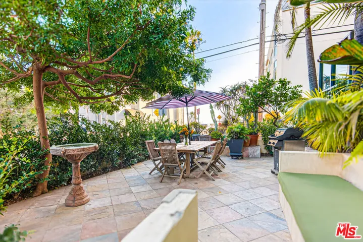 11 Voyage Street, Marina Del Rey, California 90292