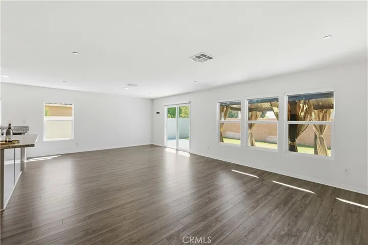 44745 Aspen St, Lancaster, California 93535